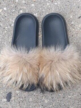 ✨ Luxury Real Raccoon Fur Slides Black Flat Sandals Slippers Cozy Size 8.5